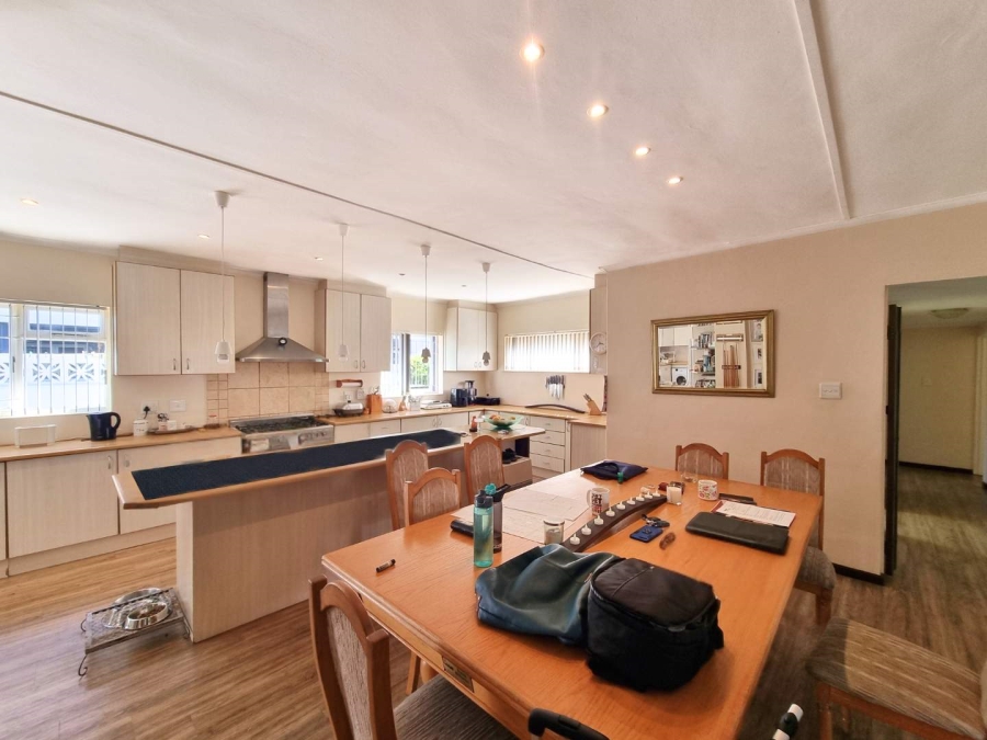 4 Bedroom Property for Sale in Westcliff Western Cape